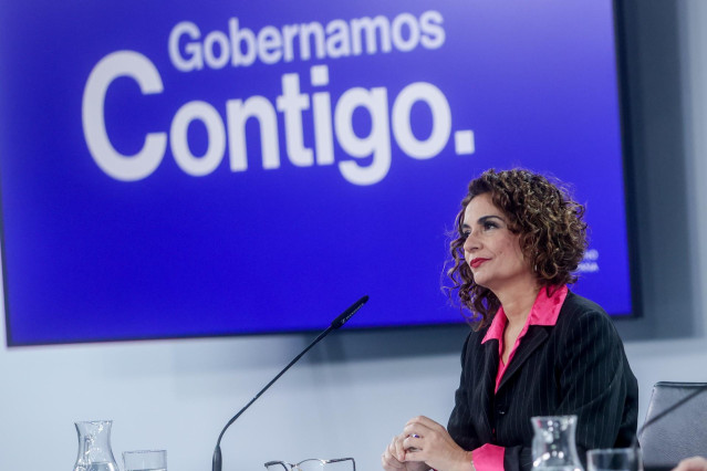 La ministra de Hacienda y Función Pública, María Jesús Montero, este jueves en rueda de prensa.