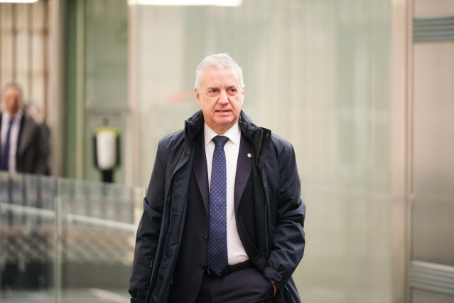 Archivo - El lehendakari, Iñigo Urkullu, a su llegada al Parlamento Vasco