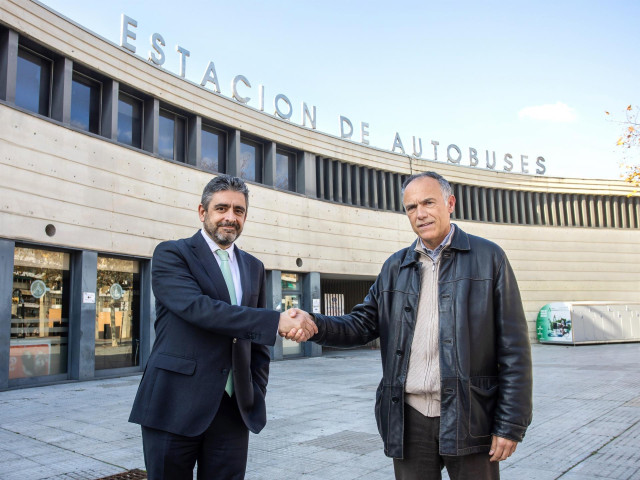 Enrique Iglesias, director de Estructuración Comercial de Hidrógeno de Cepsa y José María Rodríguez Flórez, responsable de la Zona Sur de Damas.