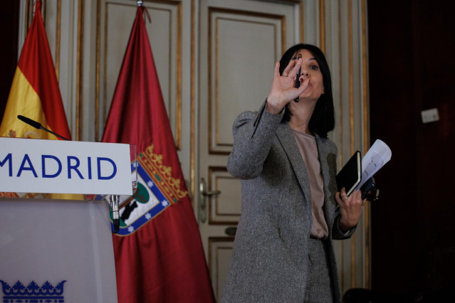 La delegada del Gobierno en la Comunidad de Madrid, Mercedes González, ofrece una rueda de prensa conjunta, en la Casa de la Villa, a 17 de febrero de 2023, en Madrid (España). De acuerdo con los datos que se han abordado hoy en el Consejo y Junta Local d