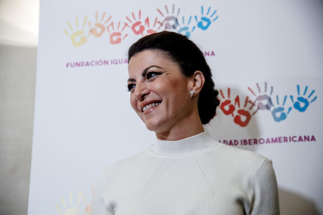 Archivo - La exdirigente de Vox Macarena Olona posa durante la presentación de su proyecto personal