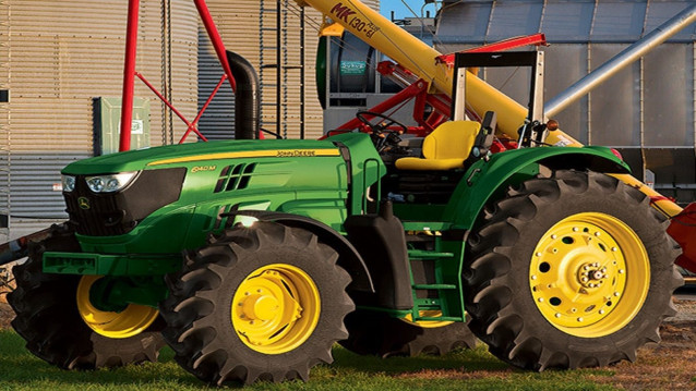 Archivo - Tractor de John Deere