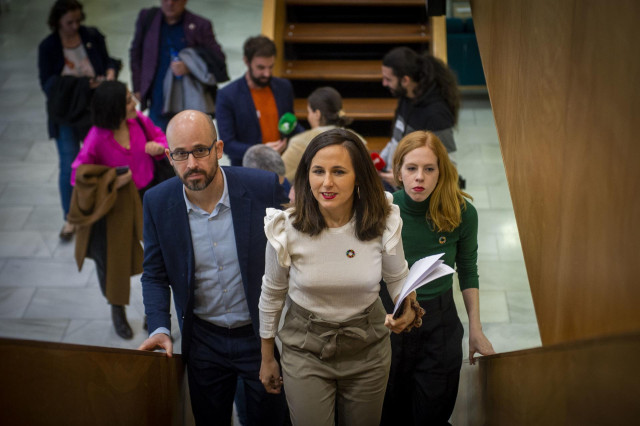 Archivo - La ministra de Derechos Sociales y Agenda 2030, Ione Belarra (c), y el secretario de Estado de Derechos sociales, Nacho Álvarez, llegan a la presentación del Informe de Progreso 2022 de la Estrategia de Desarrollo Sostenible 2030 por el Minister