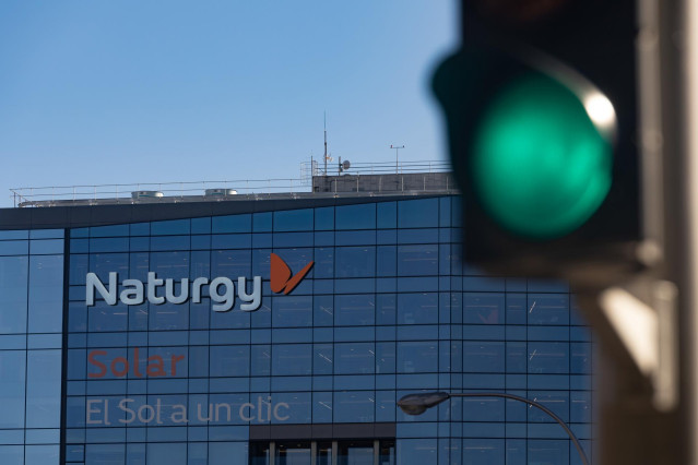 Archivo - Fachada de la sede de Naturgy en Madrid (España)