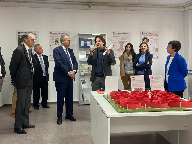 El vicepresidente y consejero de Educación y Universidades de la Comunidad de Madrid, Enrique Ossorio, inaugura el Espacio Matemático Madrid en el IES Gabriel García Márquez de Leganés