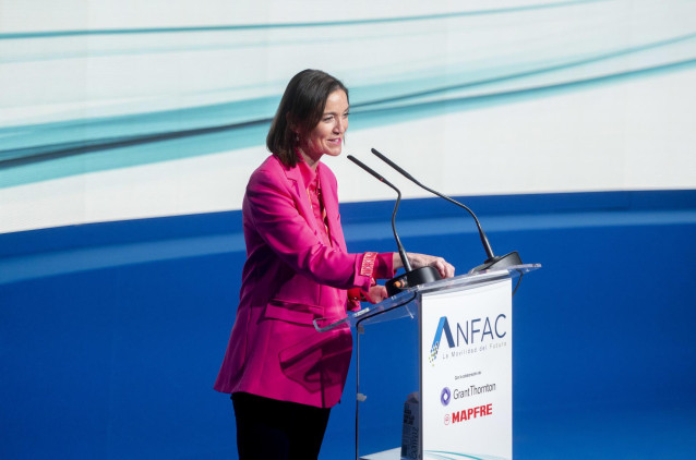 La ministra de Industria, Comercio y Turismo, Reyes Maroto, interviene durante la tercera edición del Foro Anfac, en el Palacio de Linares, a 21 de febrero de 2023, en Madrid (España).