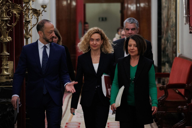La presidenta del Congreso, Meritxell Batet, con los otros miembros del PSOE en la Mesa del Congreso