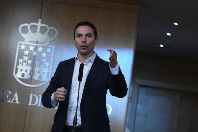 El secretario general de los socialistas madrileños y portavoz del PSOE en la Asamblea, Juan Lobato. Archivo.