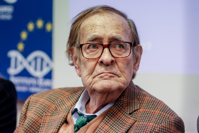 Archivo - El exdiputado en las Cortes Generales y economista, Ramón Tamames, durante la cumbre TransVision, una conferencia internacional sobre biostasis o criopreservación humana (congelación), a 12 de noviembre de 2022, en Madrid (España).