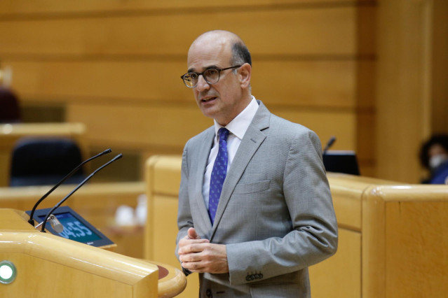 Archivo - El senador Alberto Catalán