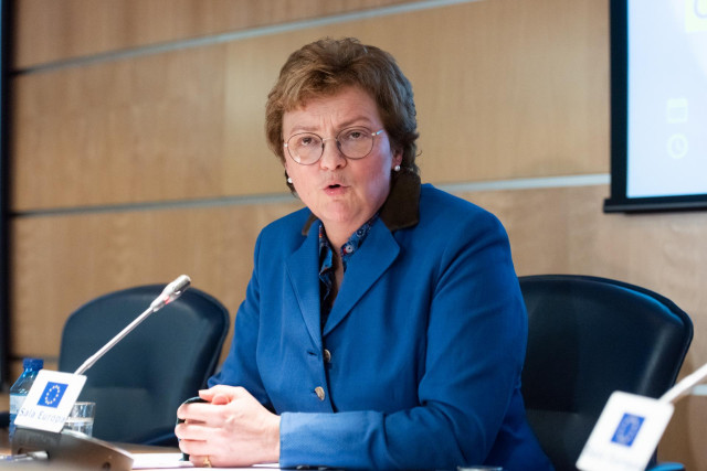 La jefa de la delegación de la comisión de Control Presupuestario del Parlamento Europeo, Monika Hohlmeier (PPE, Alemania),  interviene en un acto para evaluar el uso de los fondos de recuperación, a 22 de febrero de 2023, en Madrid (España). Una delegaci