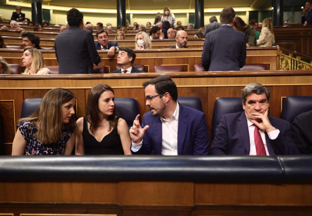 Archivo - (I-D) La ministra de Derechos Sociales y Agenda 2030, Ione Belarra; la ministra de Igualdad, Irene Montero; el ministro de Consumo, Alberto Garzón, y el ministro de Inclusión, Seguridad Social y Migraciones, José Luis Escrivá, durante la primera