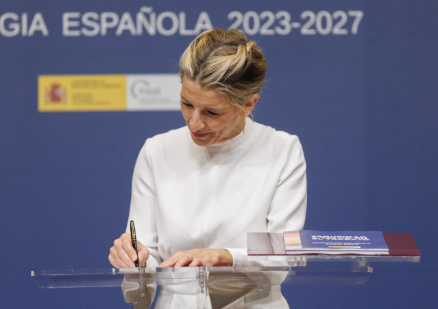 La vicepresidenta segunda y ministra de Trabajo y Economía Social, Yolanda Díaz, durante el acto de presentación del Acuerdo de Diálogo Social, en la sede del Ministerio, a 23 de febrero de 2023, en Madrid