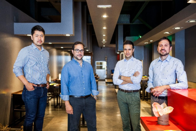 Borja Molina-Martell, Juan Molina-Martell, Ramón Jiménez, y Naoyuki Haginoya en Nomo