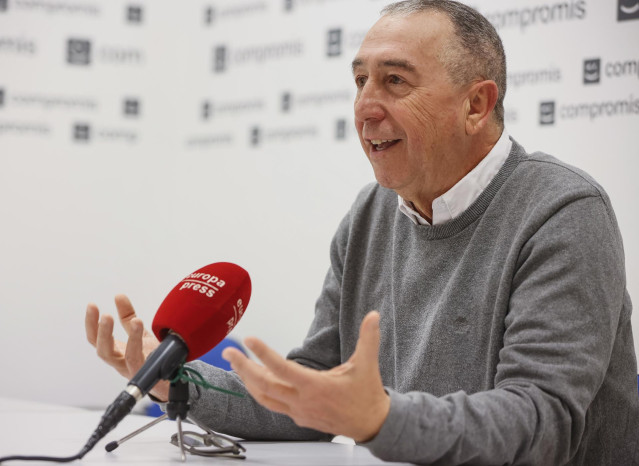El candidato a la presidencia de la Generalitat por Compromís y diputado en las Cortes, Joan Baldoví, durante una entrevista para Europa Press, a 24 de febrero de 2023, en Valencia, Comunidad Valenciana (España).