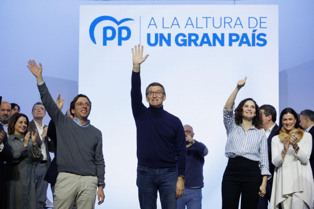 Archivo - (I-D) El alcalde de Madrid, José Luis Martínez-Almeida; el presidente del Partido Popular, Alberto Núñez Feijóo y la presidenta de la Comunidad de Madrid, Isabel Díaz Ayuso.