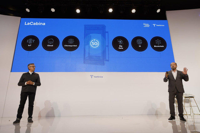 Presentación de LaCabina, el nuevo espacio de innovación de Telefónica, durante el Mobile World Congress