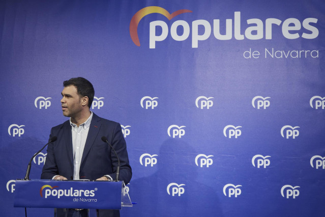 Archivo - El presidente del PP de Navarra, Javier García, durante una rueda de prensa