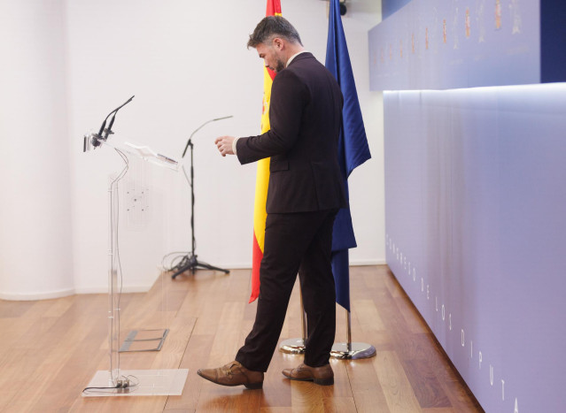 El portavoz de ERC en el Congreso, Gabriel Rufián, en una rueda de prensa en el Congreso
