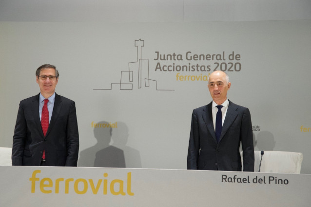 Archivo - El presidente de Ferrovial, Rafael del Pino, y el consejero delegado del grupo, Ignanio Madridejos, ante la junta de accionistas del grupo, celebrada de forma telemática