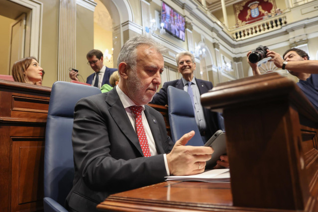 El presidente de Canarias, Ángel Víctor Torres, durante la primera jornada del 'Debate sobre el Estado de la Nacionalidad Canaria de 2023', en el Parlamento de Canarias