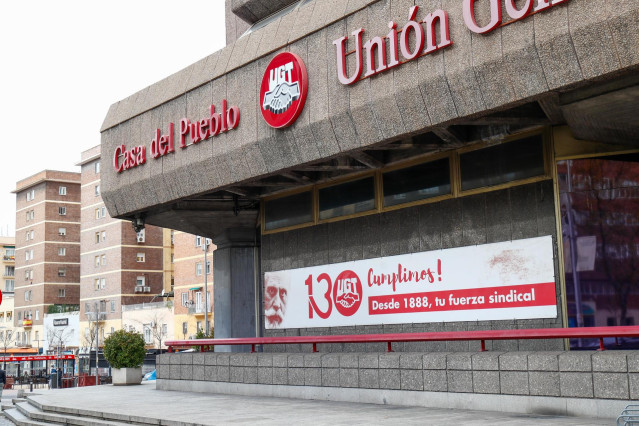 Archivo - Fachada de la sede de la Unión General de Trabajadores (UGT) en Madrid.
