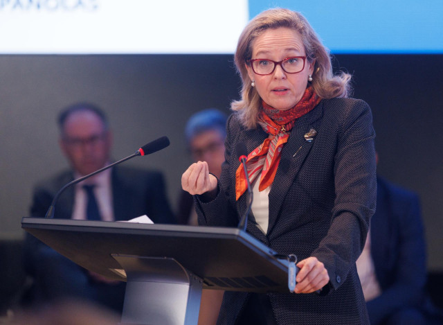 La vicepresidenta primera y ministra de Asuntos Económicos y Transformación Digital, Nadia Calviño, interviene en la presentación del informe ‘Análisis de la contribución económica y social de las fundaciones españolas’