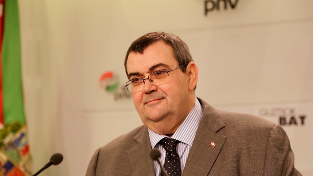 Archivo - El responsable institucional del EBB del PNV, Koldo Madiavilla, en la sede de Sabin Etxea de Bilbao
