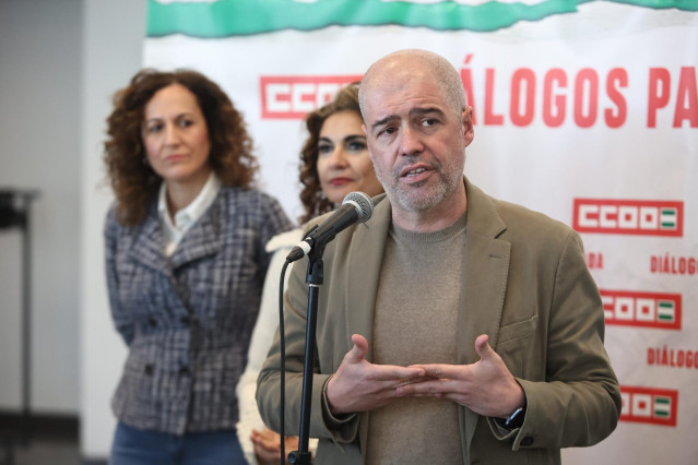 El secretario general de CCOO, Unai Sordo, participa en Sevilla en el foro 'Diálogos para un década' junto a la ministra de Hacienda y Función Pública, María Jesús Montero, y la secretaria general de CCOO de Andalucía, Nuria López