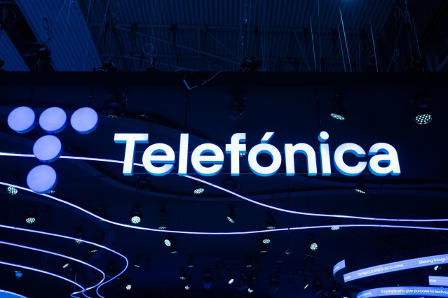 Estand de Telefónica en el Mobile World Congress (MWC) 2023 durante la segunda jornada, a 28 de febrero de 2023, en L'Hospitalet de Llobregat, Barcelona, Catalunya (España).