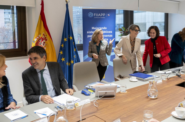 Archivo - La vicepresidenta primera y ministra de Asuntos Económicos y Transformación Digital, Nadia Calviño (c), a su llegada a la reunión del Patronato de la Fundación Internacional y para Iberoamérica de Administración y Políticas Públicas (FIIAPP),