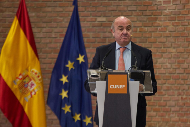 El vicepresidente del Banco Central Europeo (BCE), Luis de Guindos, interviene en un acto en el Colegio Universitario de Estudios Financieros (CUNEF) de Madrid, a 3 de marzo de 2023, en Madrid (España). La jornada de hoy está marcada por la publicación de