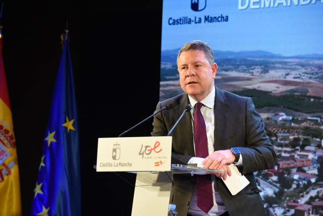 El presidente de Castilla-La Mancha, Emiliano García-Page, en Jadraque (Guadalajara).