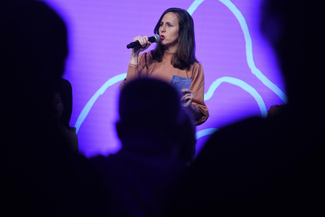 La ministra de Derechos Sociales y Agenda 2030, Ione Belarra, interviene en el encuentro feminista 'La fuerza que transforma', en el espacio Ventas, a 4 de marzo de 2023, en Madrid (España).