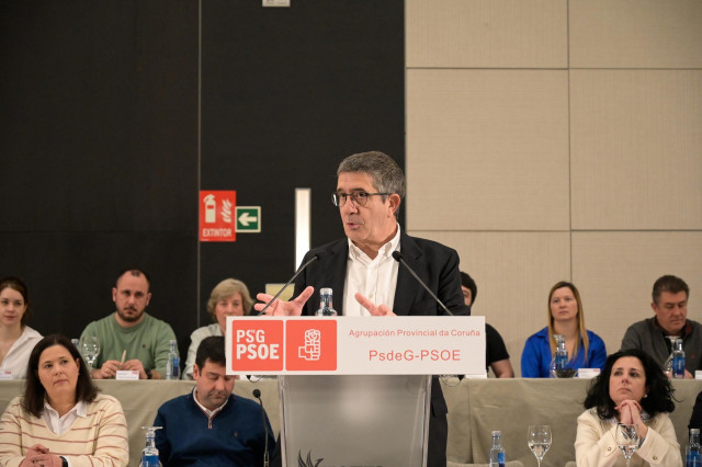 El portavoz del PSOE en el Congreso, Patxi López, durante su intervención en el comité provincial del PSdeG