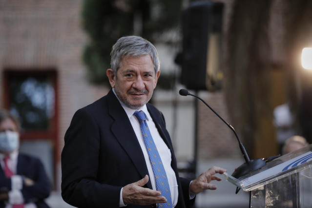 Archivo - El político y economista Enrique Barón Crespo