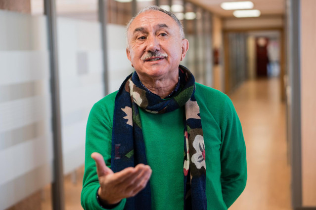 El secretario general y el vicesecretario general de Política de UGT, Pepe Álvarez, ofrece una rueda de prensa, en una imagen de archivo.