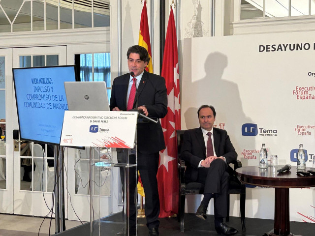 El consejero de Transportes e Infraestructuras de la Comunidad de Madrid, David Pérez, en un desayuno de Executive Forum.