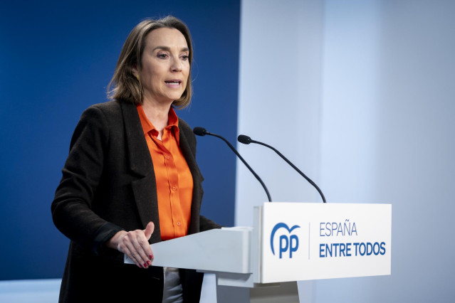 La secretaria general del Partido Popular, Cuca Gamarra, durante una reunión con los grupos parlamentarios del Congreso, Senado y Parlamento Europeo para abordar iniciativas y exigir transparencia al Ejecutivo por el caso ‘Tito Berni’, en la sede del PP,