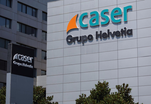 Archivo - Fachada de la sede de Caser Seguros, a 21 de Julio de 2022, en la Avenida de Burgos, Madrid, (España). Caser es una compañía de seguros y servicios que desarrolla sus operaciones en el mercado español desde 1942. Desde el año 2020 forma parte de