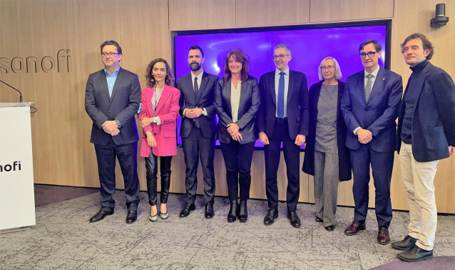 Paul Hadso, Raquel Tapia, Roger Torrent, Laia Bonet,) Olivier Ramadour, Assumpta Escarp, Salvador Illa y Ramon Maspons
