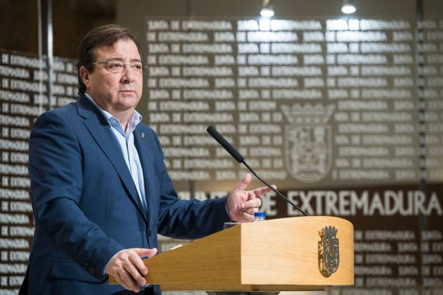 Archivo - El presidente de la Junta, Guillermo Fernández Vara, en una imagen de archivo