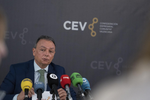 El presidente de la CEV, Salvador Navarro