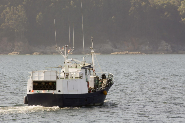 Archivo - El Gobierno tranquiliza al sector por el plan de  acción sobre la pesca de arrastre de la Comisión Europea.