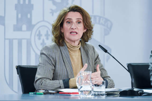 La vicepresidenta tercera del Gobierno de España y ministra para la Transición Ecológica y el Reto Demográfico, Teresa Ribera, interviene durante una rueda de prensa posterior al Consejo de Ministros, en el Palacio de La Moncloa, a 28 de febrero de 2023,