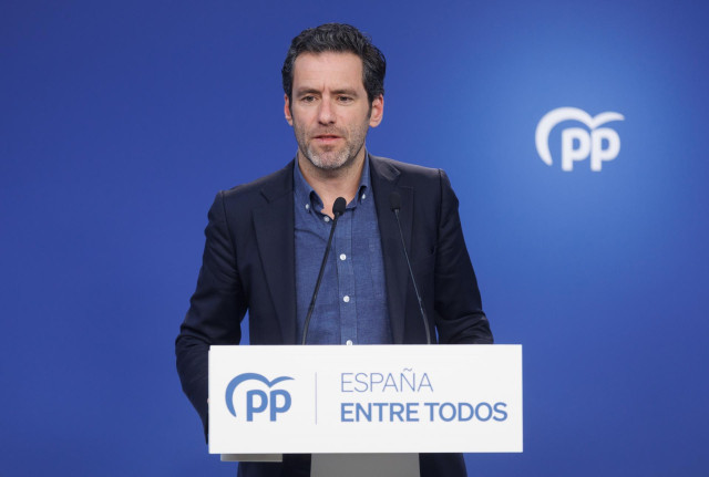 El portavoz de Campaña del PP, Borja Sémper, durante una rueda de prensa en la sede del partido, a 20 de febrero de 2023, en Madrid (España). La comparecencia ha tenido lugar después de la reunión del Comité de Dirección