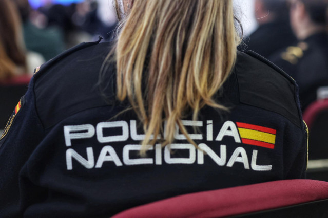 Un agente de la Policía Nacional.