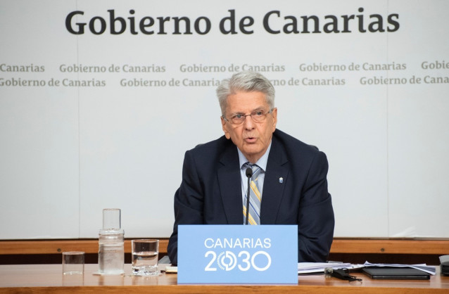 El consejero de Administraciones Públicas, Justicia y Seguridad y portavoz del Gobierno de Canarias, Julio Pérez, en una imagen de archivo