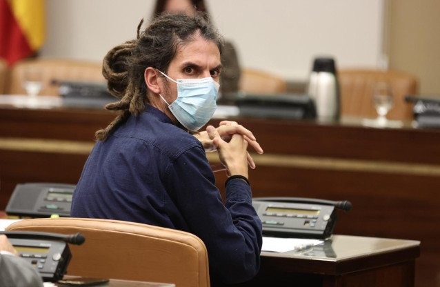 Archivo - El ex secretario de Organización y diputado de Unidas Podemos Alberto Rodríguez en  la Comisión de Derechos Sociales y Políticas Integrales de la Discapacidad para el estudio de un Pacto de Estado contra el Antigitanismo y la Inclusión del Puebl