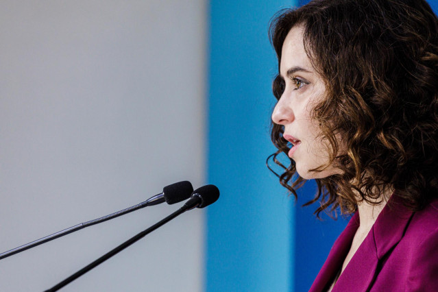 La presidenta de la Comunidad de Madrid y de PP de Madrid, Isabel Díaz Ayuso, durante una rueda de prensa, en la sede de Génova, a 13 de marzo de 2023, en Madrid (España). Durante la rueda de prensa tras el Comité Regional del PP, Ayuso ha informado que p